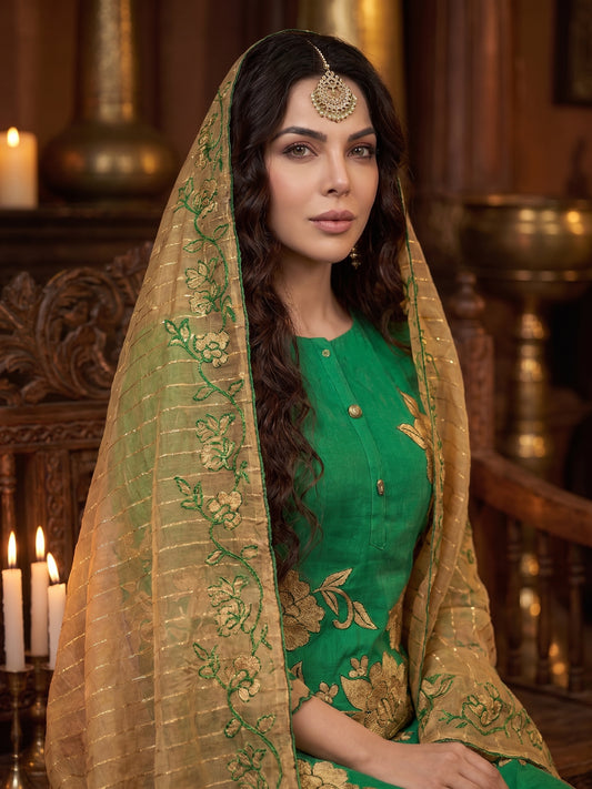 Emerald Court – Aari Embroidered Silk Lawn 3 Piece Suit