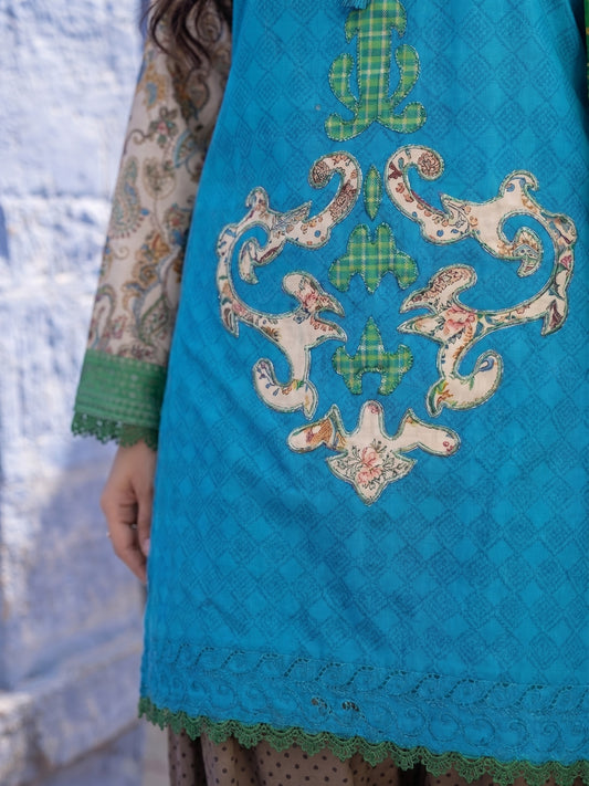 Peacock Court – Bareez Lawn Appliqué 3 Piece Suit