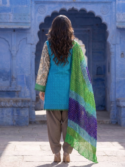Peacock Court – Bareez Lawn Appliqué 3 Piece Suit
