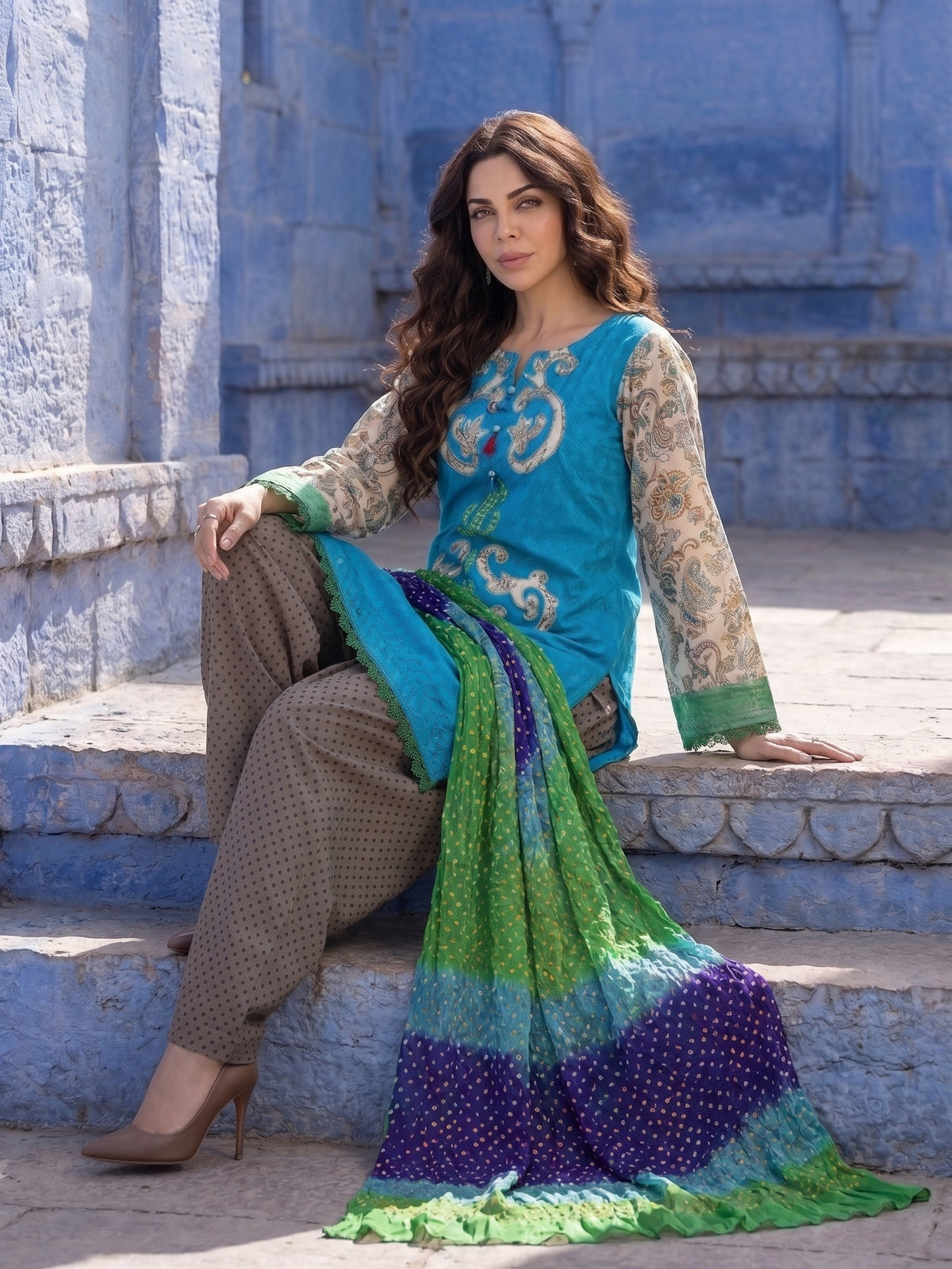 Peacock Court – Bareez Lawn Appliqué 3 Piece Suit