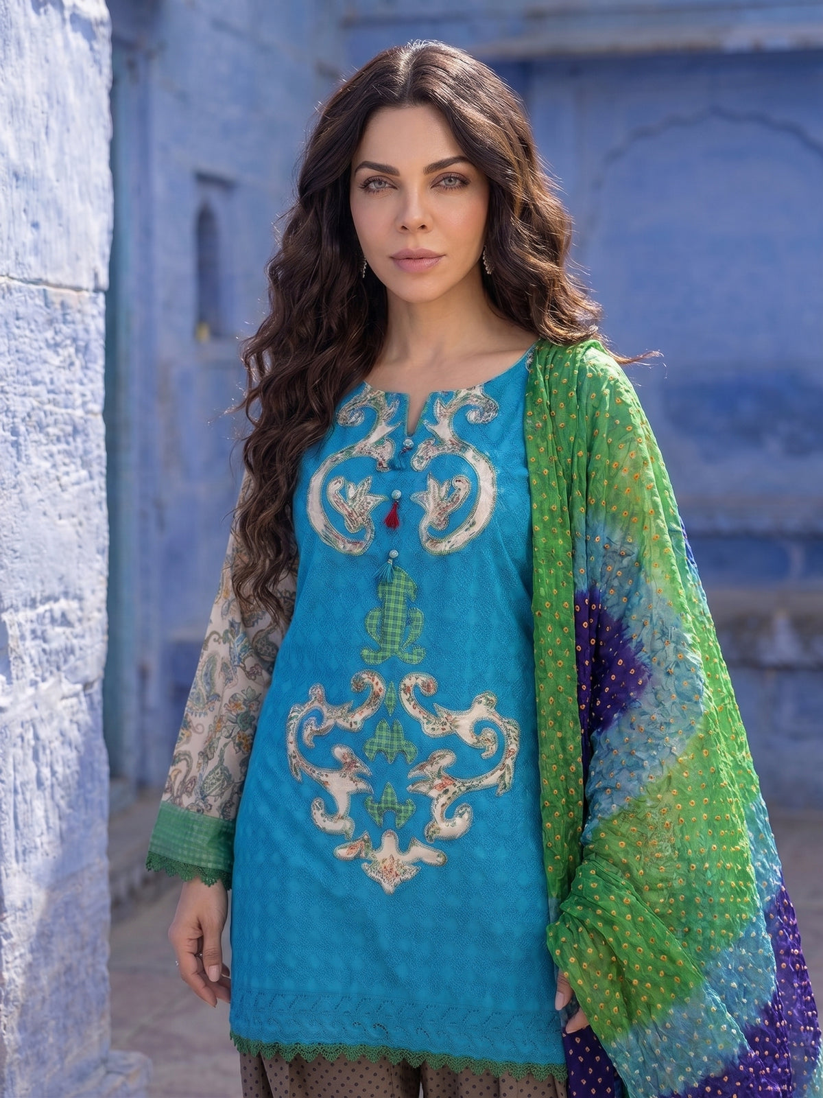 Peacock Court – Bareez Lawn Appliqué 3 Piece Suit
